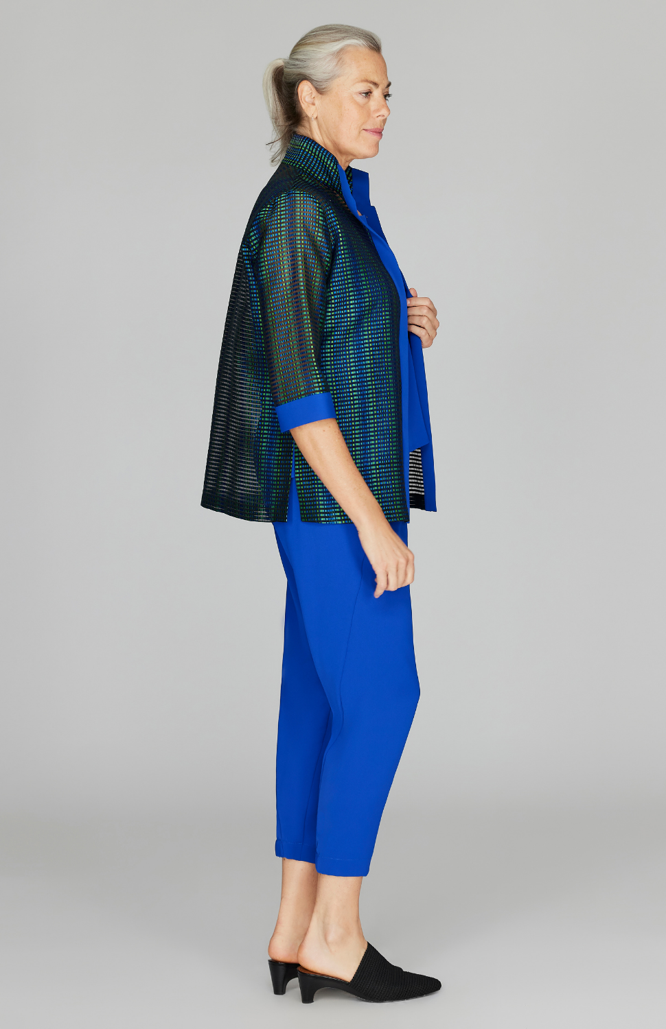 Fabienne is wearing Cobalt Multi in size XS.