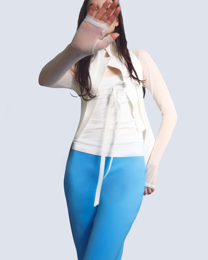 Pants STEVENS | Azur | Jacket NASSY | White | Top MONITOR | Chalk