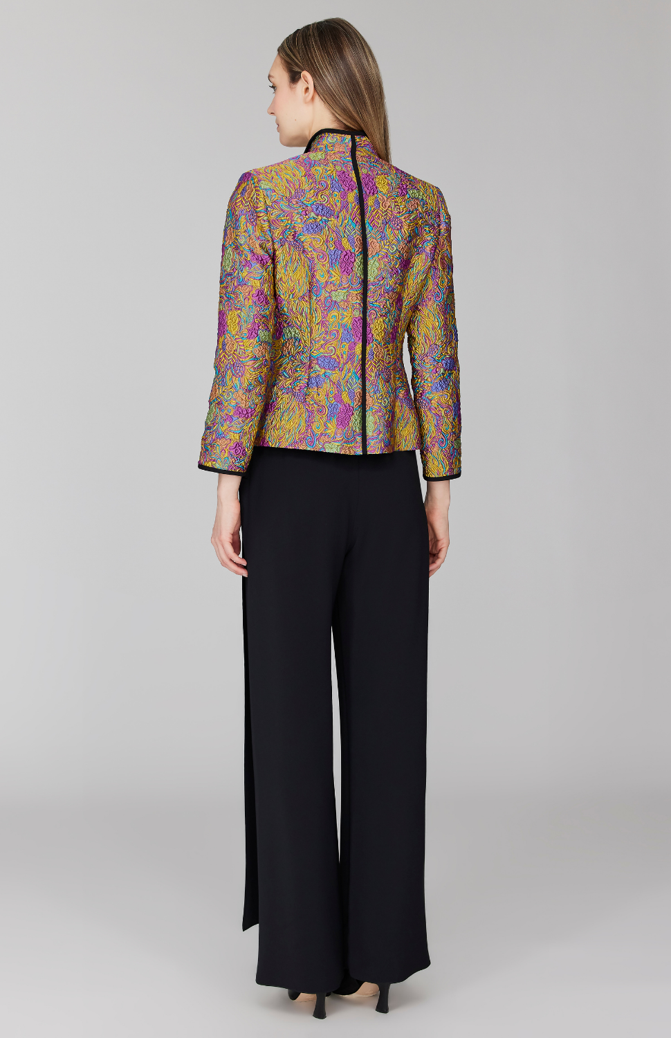 Morgan is 5' 11" and wearing Multi in size XS.