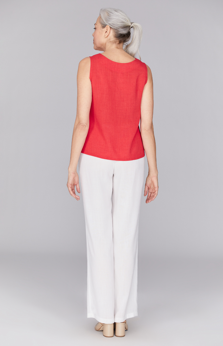 Fabienne is 5'9" and wearing a size XS in Hibiscus.