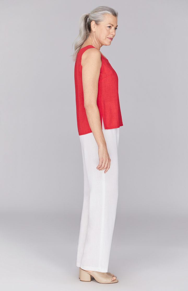 Fabienne is 5'9" and wearing a size XS in Hibiscus.