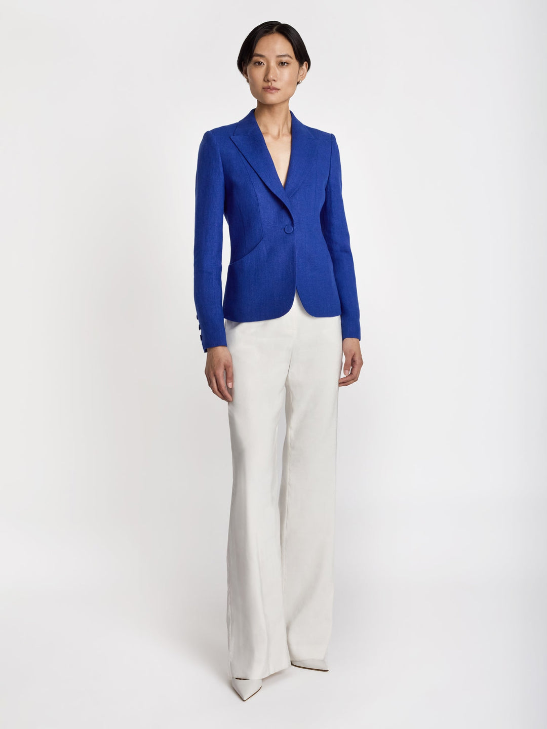 Short fitted linen jacket