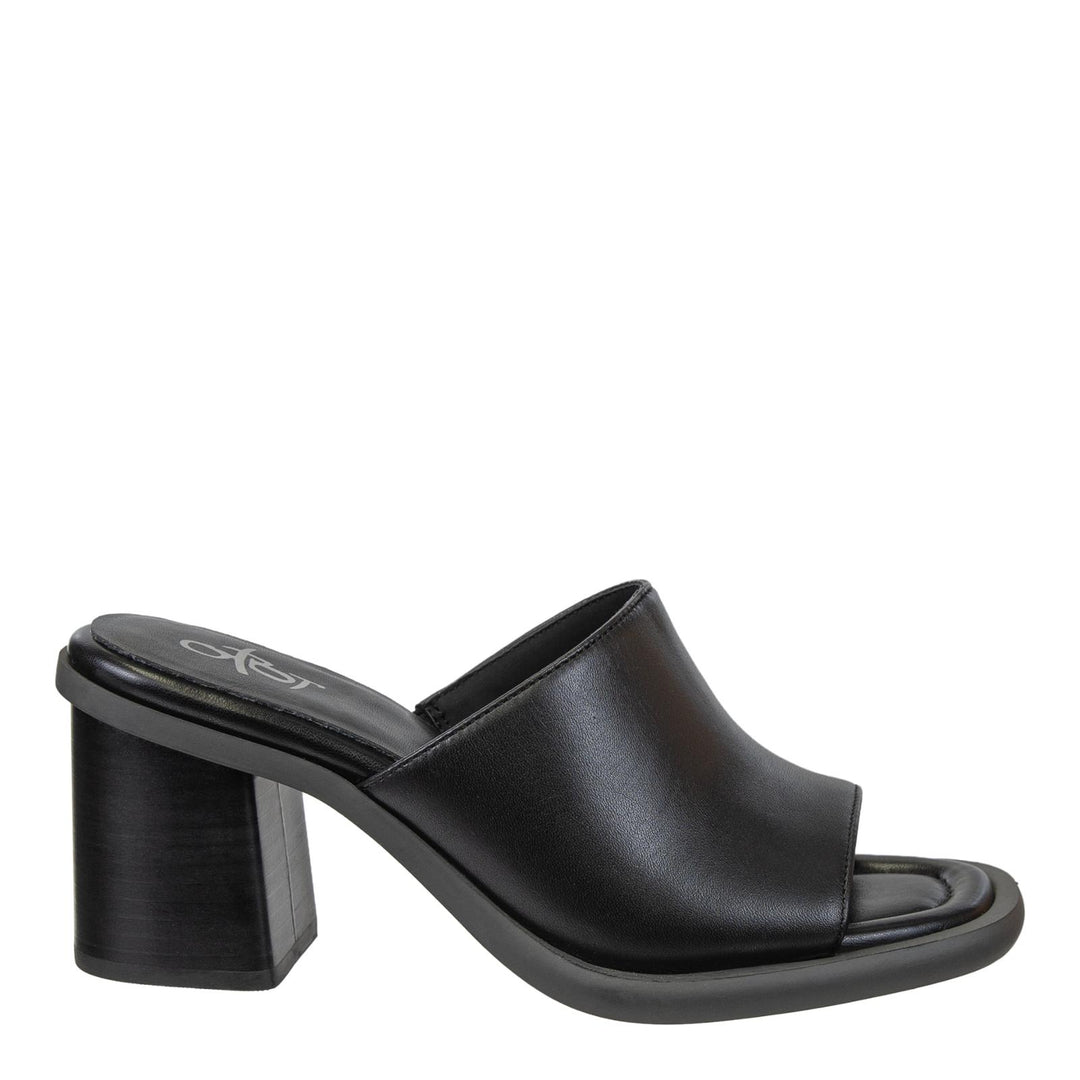 OTBT - BRAVURA in BLACK Heeled Sandals