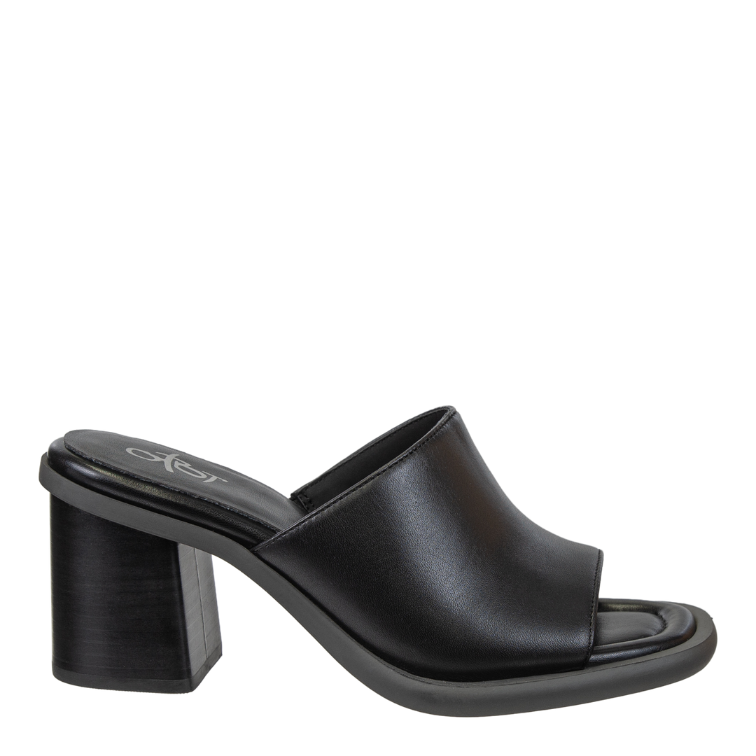 OTBT - BRAVURA in BLACK Heeled Sandals