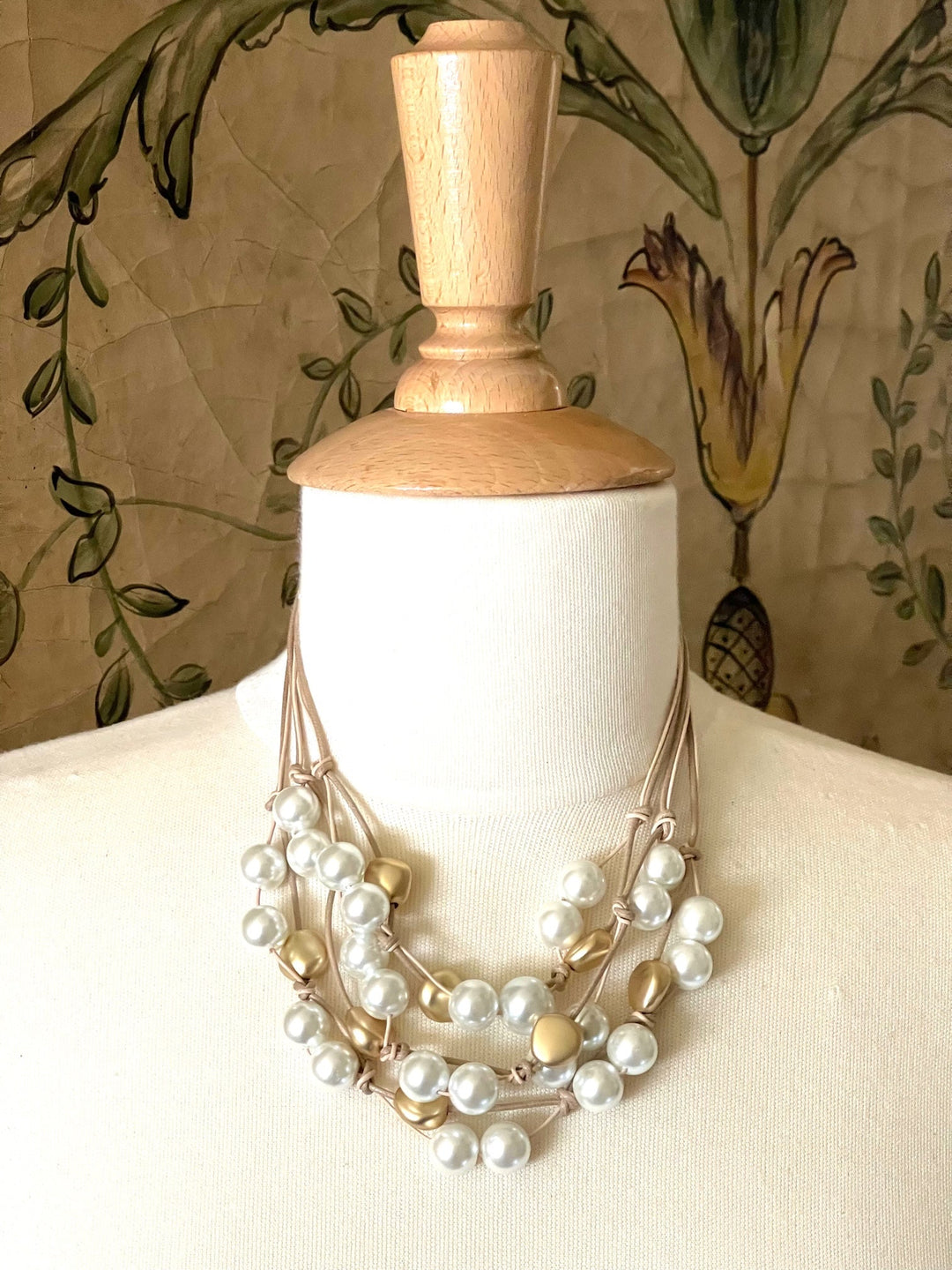 White Pearl And Gold Nugget Toursade