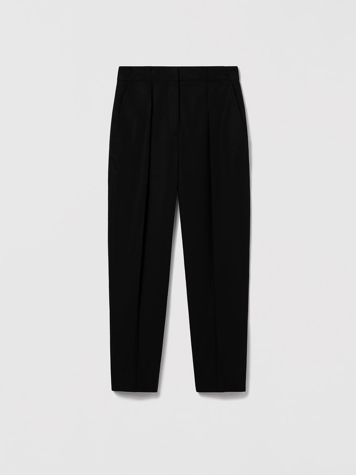 Carrot leg pleated pant