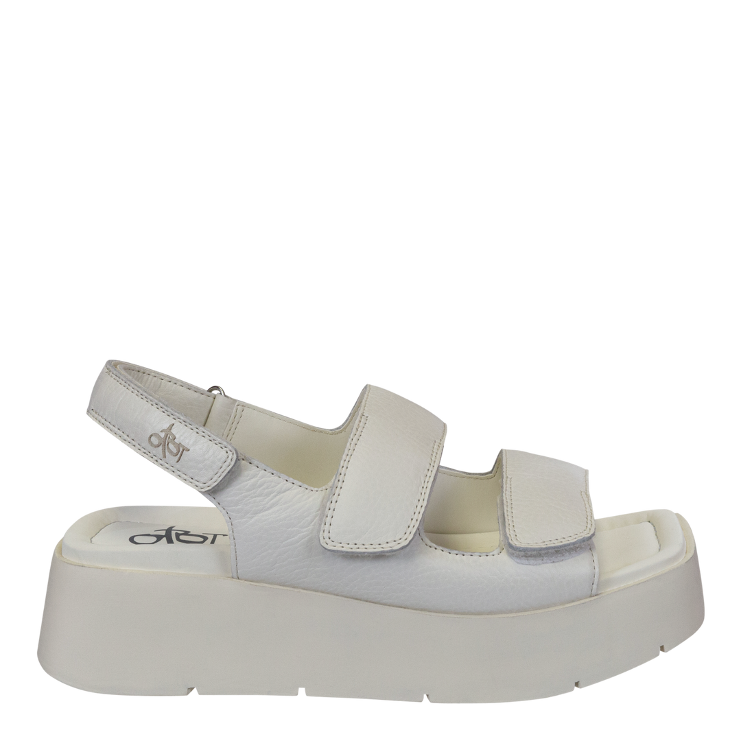 OTBT - ASSIMILATE in CHAMOIS Platform Sandals